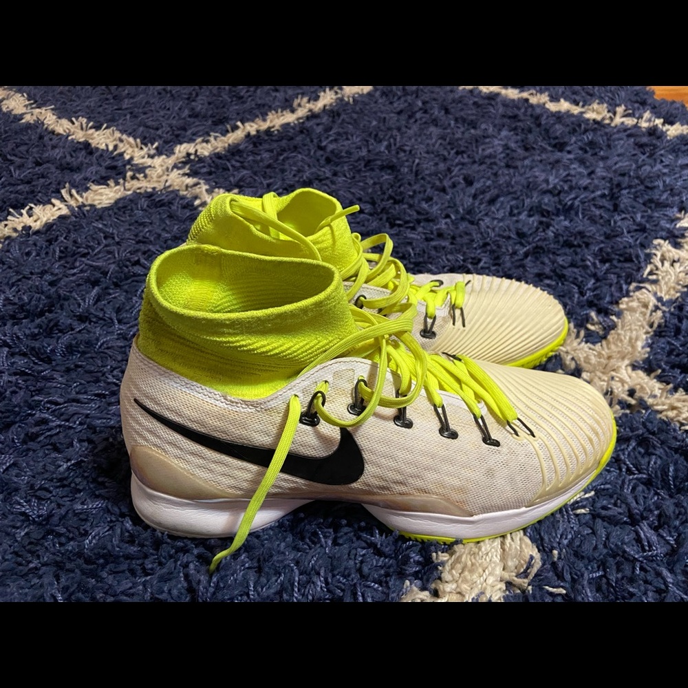 Nike tennis shoes